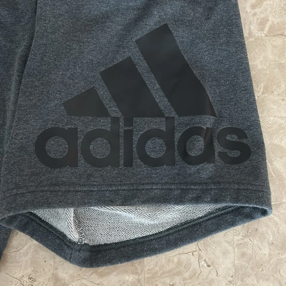 Adidas French Terry Cloth Shorts Elastic Waist Color Grey‎ Men’s Size S no tag